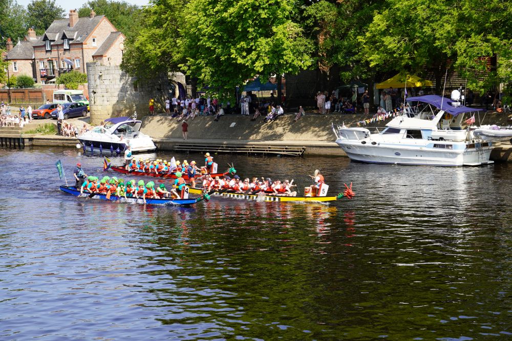 FamilyFund's tweet image. An enormous thank you to team NatWest/The Loan Rangers for their amazing fundraising effort at yesterday's Dragon Boat race!
With glorious sunshine and a fantastic crowd, we couldn't have asked for a better race day. ☀️🚣