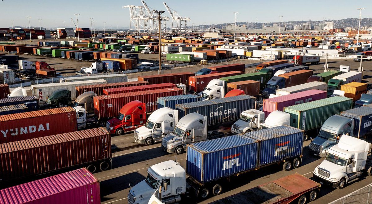 Today, isolated supply chains can no longer keep pace with demand or disruption. Leading organizations are shifting from linear, siloed models to open, collaborative networks that pool resources, data and capacity across partners. Read more: ow.ly/WNfe50WoVG2

 #SupplyChain