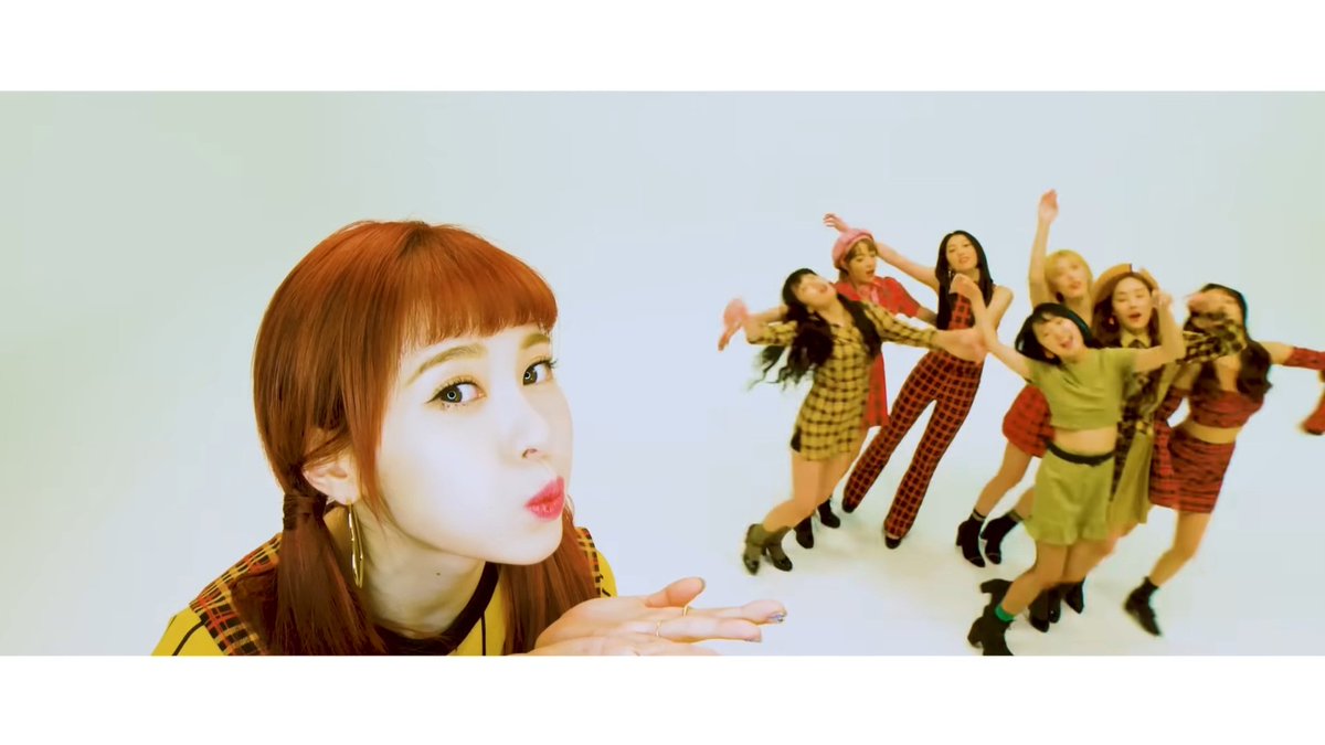 fromeme_9's tweet photo. behind every popular trend, there's a nugu member or group who has done it years ahead,,, Uni.T paved the way

#ThankyouUniT https://t.co/VsCFljjXI1