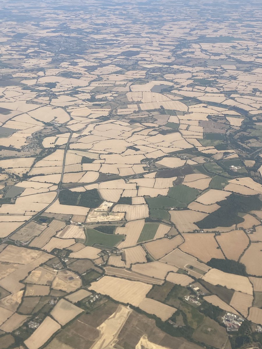 GermanAmbUK's tweet image. Flying over the southeast of England. Looking very dry. Is that normal?