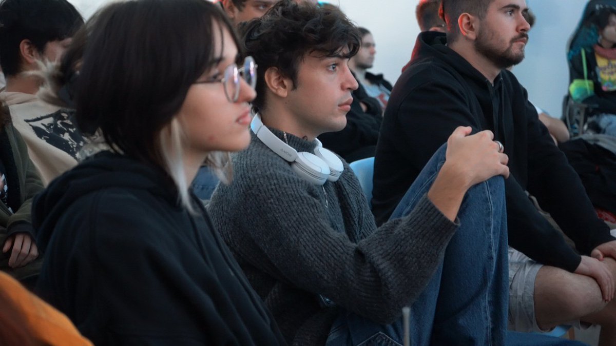 EvadFormacion's tweet image. 🎮 Todo gran juego comienza con una decisión.
La tuya puede ser formarte con los #CiclosFormativos de EVAD y convertirte en creador de mundos. 🌍🔥
👉 ¡Haz de tu pasión tu futuro!
Info aquí 🔗 goo.su/UpTKQQ