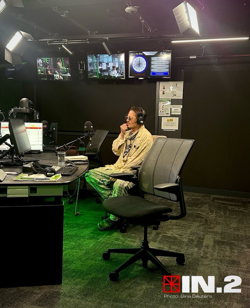 teamdepp_head's tweet image. 🎉 NEW • Johnny Depp joined BBC Radio 6 Music for a beautiful chat with Cerys Matthews today July 13, 2025. A must-listen for any true fan! 🎙️💫
#JohnnyDepp #BBC6Music
📷 @in2_film