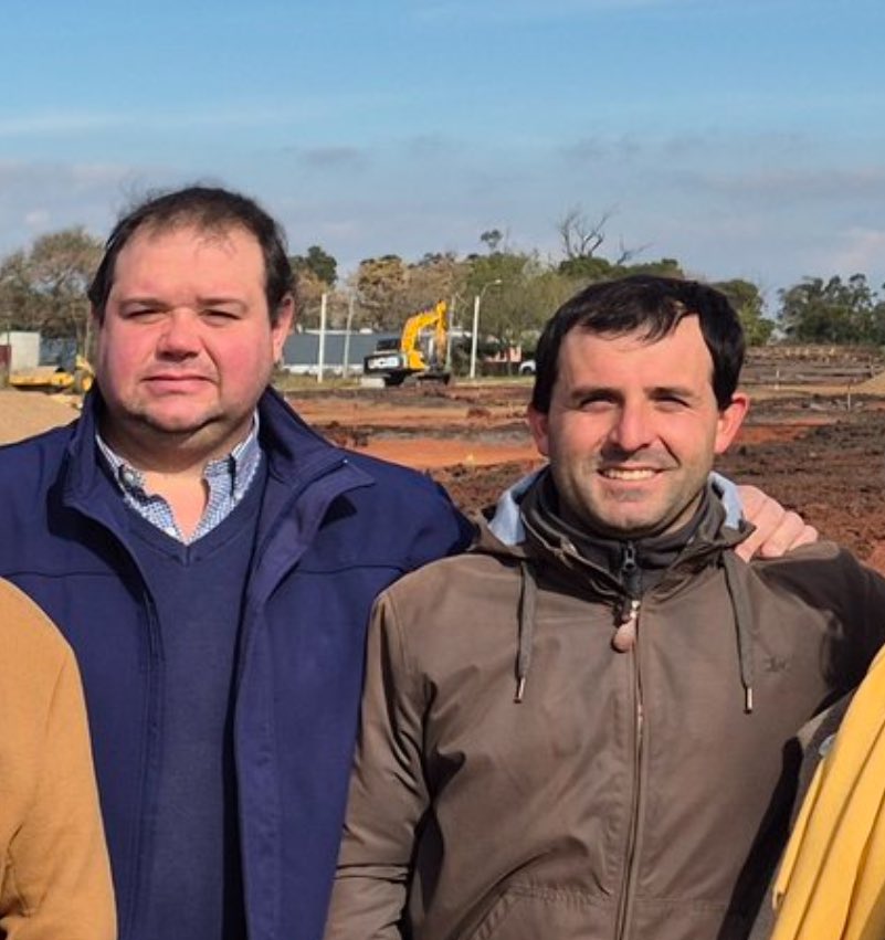 Hoy asume como Alcalde de San Bautista, Canelones, Joaquín Farina; joven, capaz y trabajador, es un orgullo que esté al frente de la Alcaldía, con la Lista 10 ⁦<a href="/_vamosuruguay/">Vamos Uruguay</a>⁩ ⁦<a href="/PartidoColorado/">Partido Colorado</a>⁩ al Reabajo y adelante ⁦<a href="/JoaqunFarina1/">Joaquín Farina</a>⁩ ⁦<a href="/Wcervini/">Walter Cervini</a>⁩