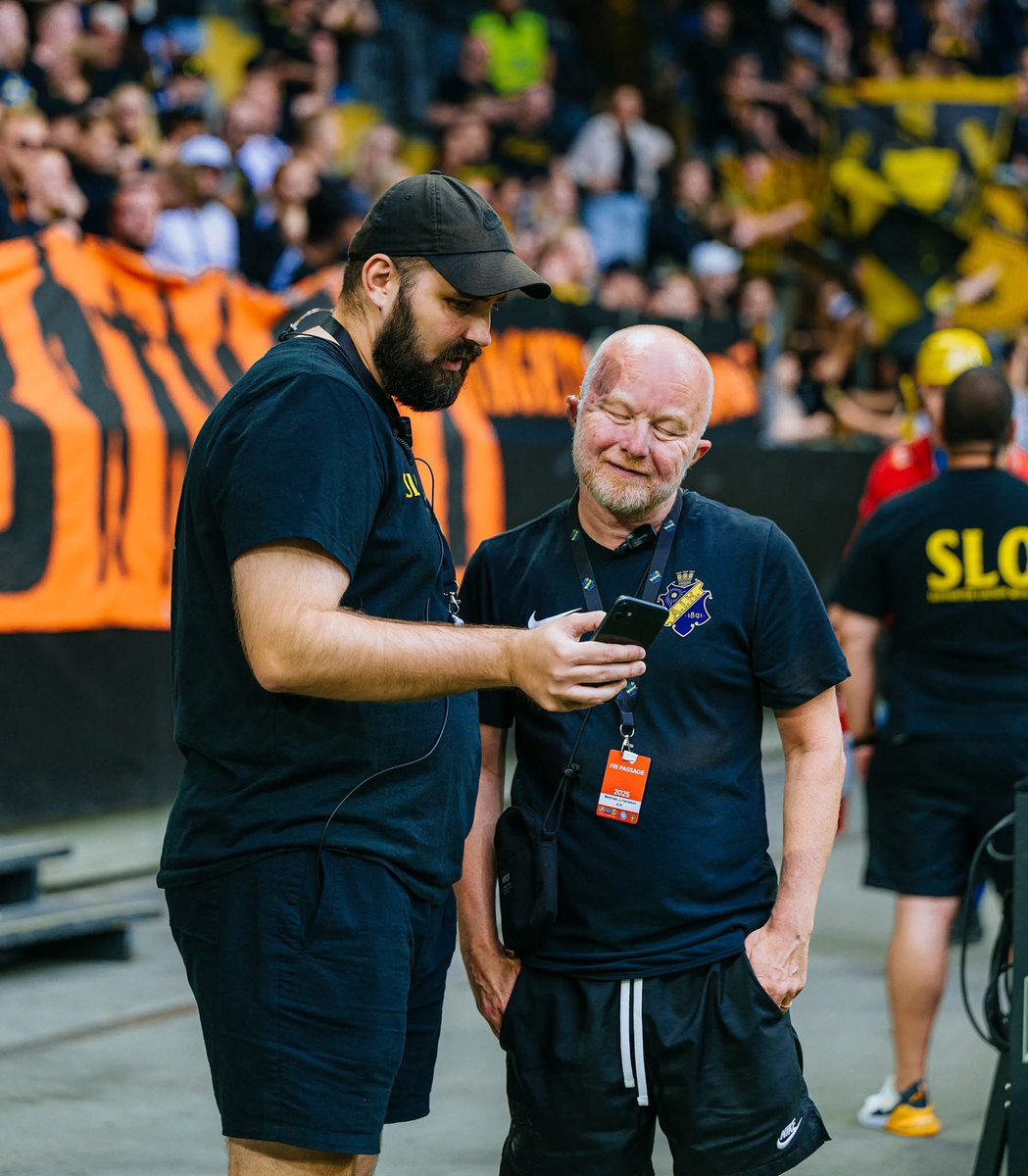 Triss i SLO. Tror att <a href="/thedstro/">Mr T</a> kanske just visar hur det gick i de andra matcherna😉.  <a href="/jonne20/">Jonne</a> spanar mot om det är nåt arbete som behöver göras… Foto: <a href="/joakimhall/">Joakim Hall</a>