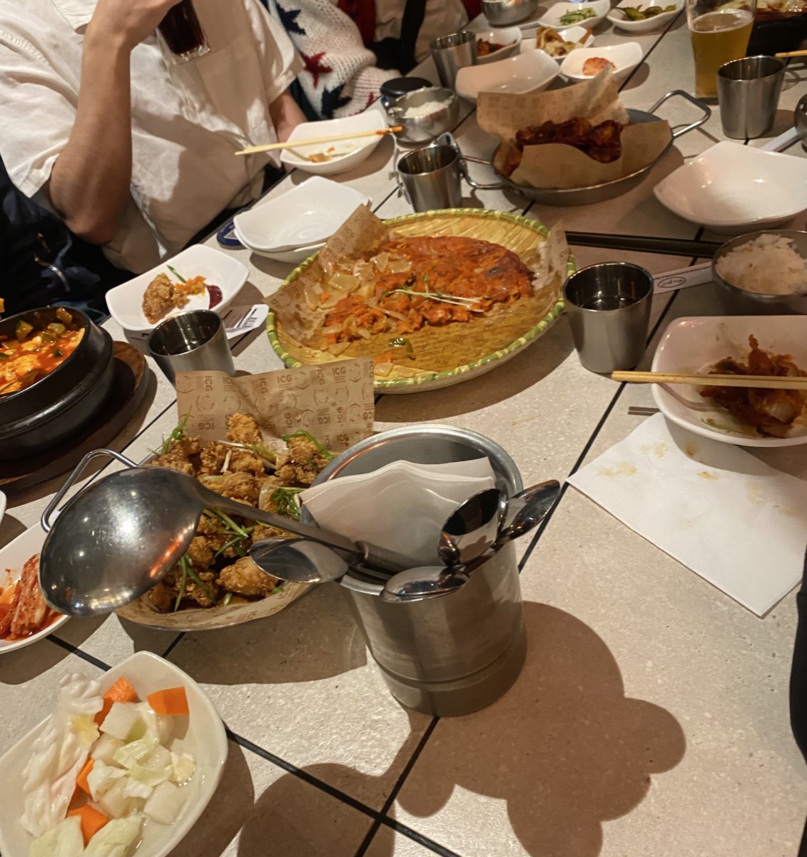 88EXP_'s tweet image. chicken n beer 🍻 w/ @youshihikou @kehroro @pun_fresh @SkyWarrior_34 @gigichiii_ @Althealol7