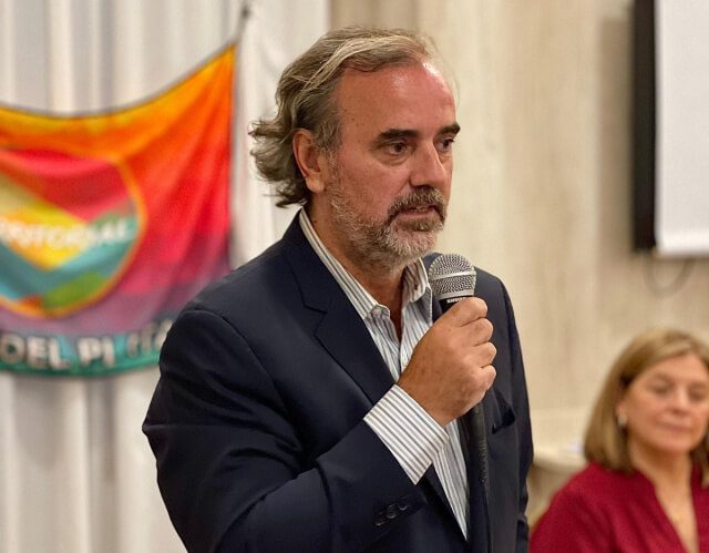 Giri: “La transformación no será obra de un solo espacio”. loquepasa.net/giri-la-transf…

<a href="/emilianogiri/">Emiliano Giri</a> <a href="/alecarrancio/">Alejandro Carrancio</a>
