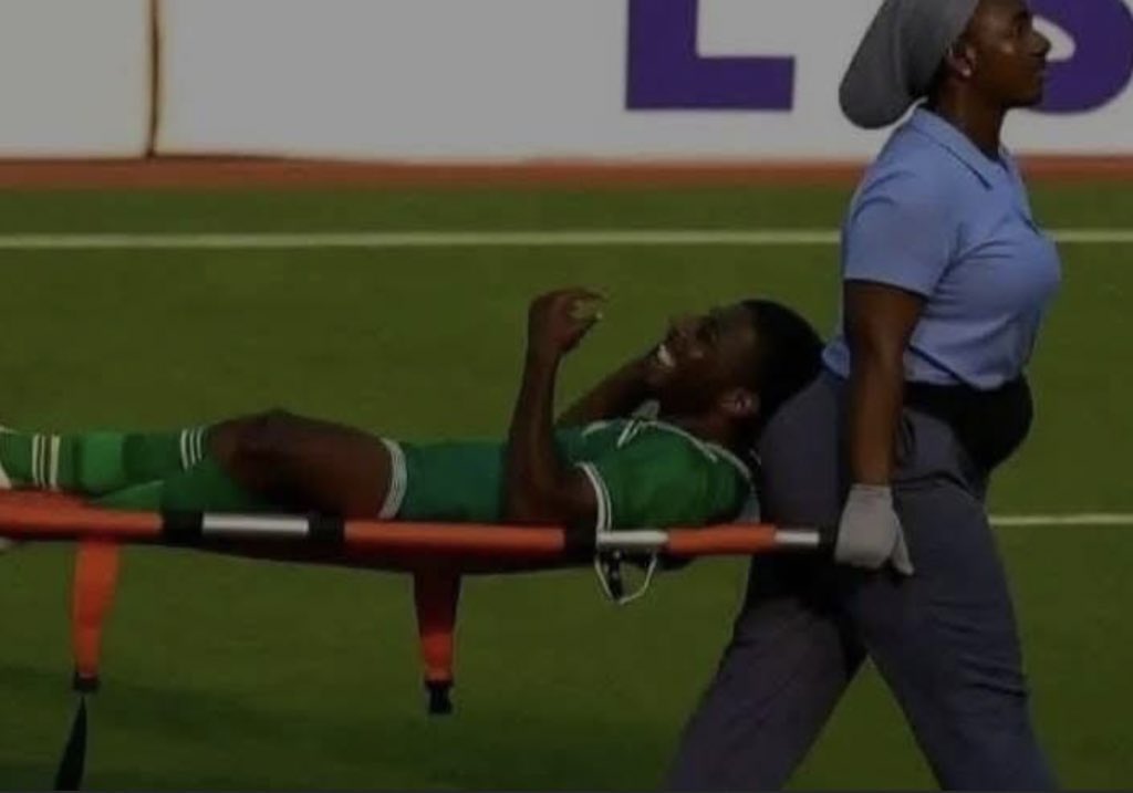 iamarnoldworld's tweet image. Nyash should be added in the first aid box for players. 😂💔