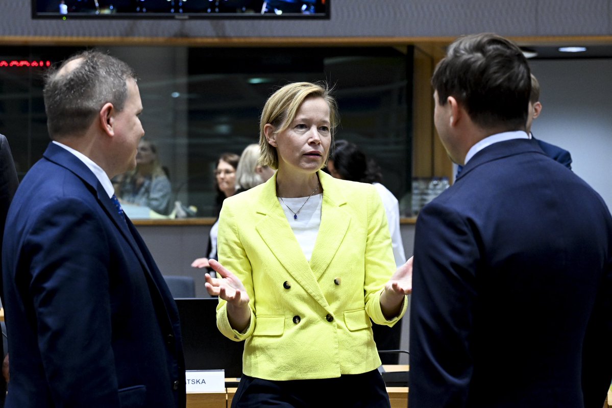 stasBuHa's tweet image. Goed om weer in Brussel te zijn, dit keer voor een extra Raad Buitenlandse Zaken Handel. De ontwikkelingen in de handelsrelatie met de VS staan uiteraard hoog op de agenda vandaag. Daarnaast heb ik kennismakingsgesprekken met mijn Europese counterparts en @MarosSefcovic.