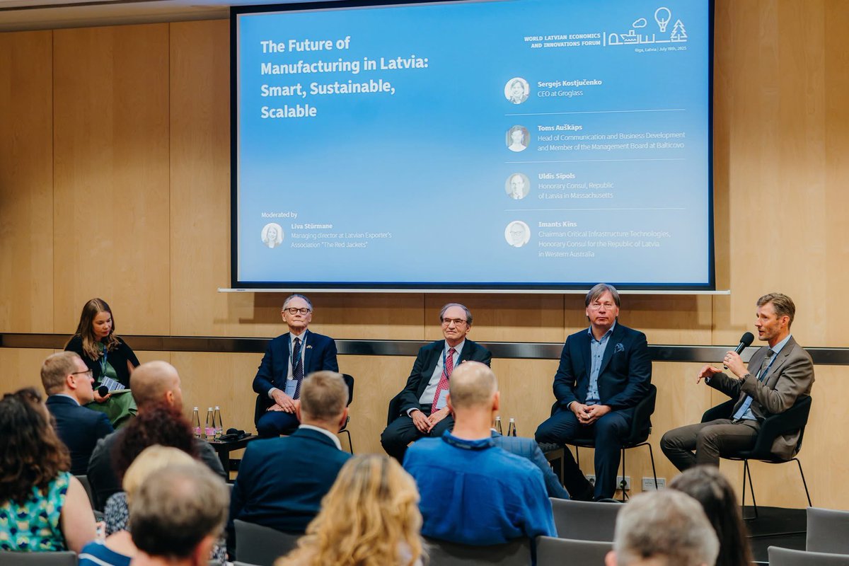 TheRedJackets tweet media