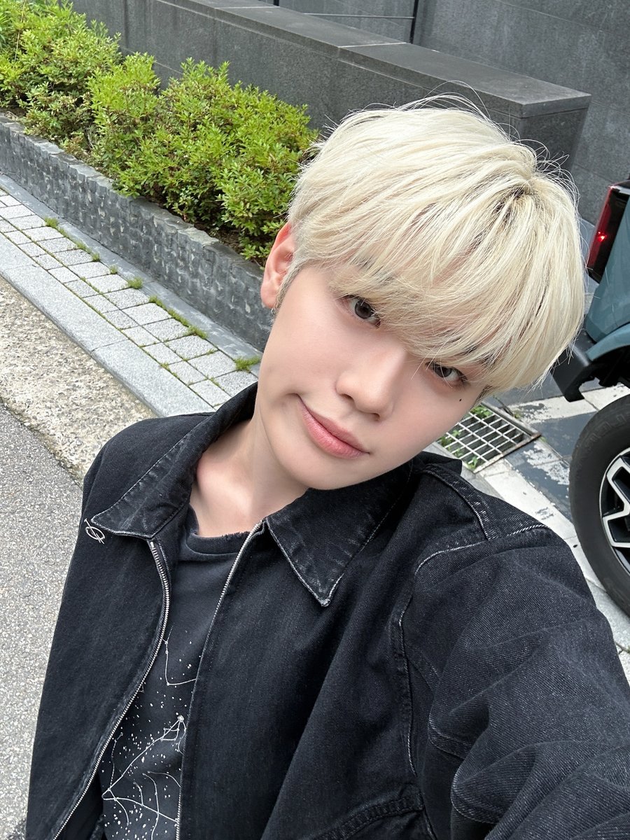 ZB1_official's tweet photo. _𝗭𝗘𝗥𝗢𝗙𝗢𝗖𝗨𝗦

제로즈를 위한 노래 선물🌹
기특한 명창오리 태래를 꼬옥 안아줘💙

#ZEROBASEONE #ZB1 #제로베이스원
#KIMTAERAE #김태래 https://t.co/QIqt5oDapr