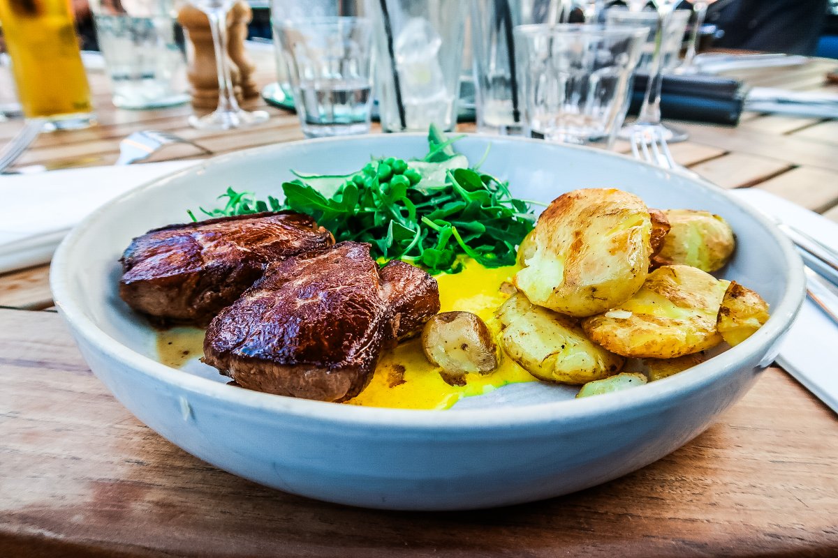 woncomms's tweet image. A gorgeous summer night private dining experience with our hotel partners.
Sunshine, great food and fab company.
Thank you @MacdonaldHotels 

#foodie #macdonaldhotels #coppaclub #chelsea #palmer #chepsg #Wimbledon2025 #ClubWorldCup #sinner #MondayMotivation #WorldChampions 🍽💗🌞
