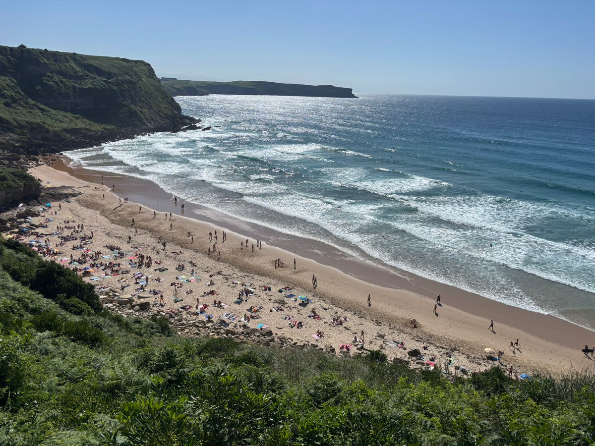 El Arcanis es más que un torneo de cartas: compañía, ambiente, gastronomía, entorno...  

¿Visitasteis la Playa de los Locos?🚩

A solo 15 min andando del Hotel Soraya. En octubre tal vez veáis surfistas si os acercáis. Eso sí, ¡ojo con el viento!🪁