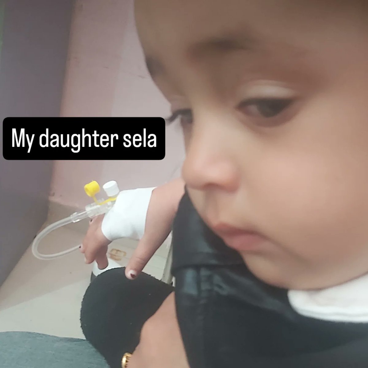 mahmoodhab3083's tweet image. My beautiful daughter Sila is sick because of severe malnutrition. War has left us without food or shelter, and her tiny body is growing weaker each day. No child should suffer like this.
