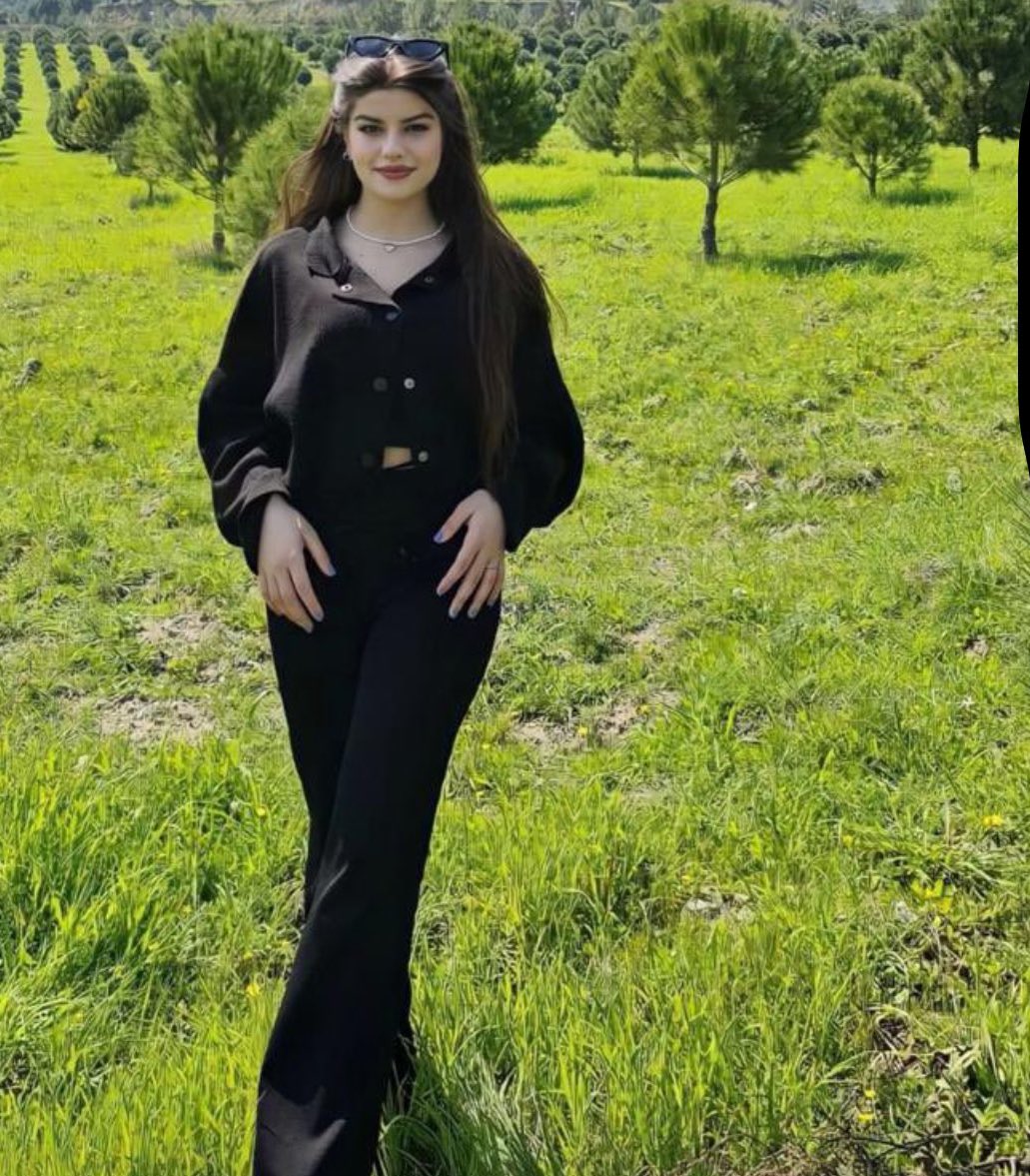 Kan donduran cinayet! 

Hataylı üniversite öğrencisi Ayşe Tokyaz (22), eski polis amiri Cemil Koç tarafından Küçükçekmece'deki evinde öldürüldü. 

Cesedi çırılçıplak halde bir valize konularak Eyüpsultan'da yol kenarına bırakıldı. 

Cinayet sonrası evini kırmızıya boyayarak kan