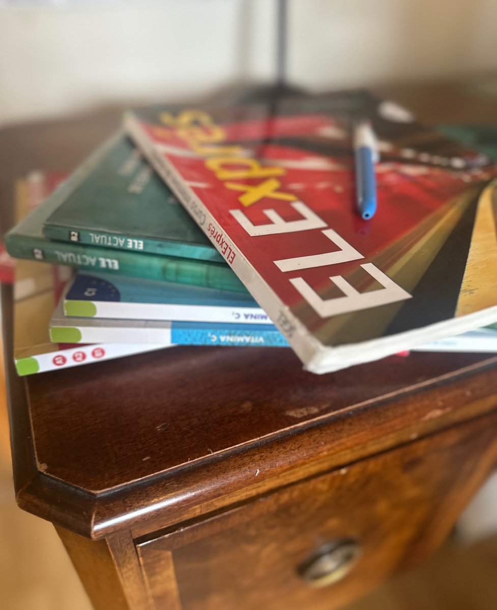 Linguaclinic's tweet image. Apps are great—but won’t make you fluent in Spanish 🗣️
You need real conversation, feedback &amp;amp; structured lessons.
Discover why in my new post: linguaclinic.com/why-apps-not-m…
London-based? Let’s chat about boosting your fluency! #Spanish #LanguageLearning