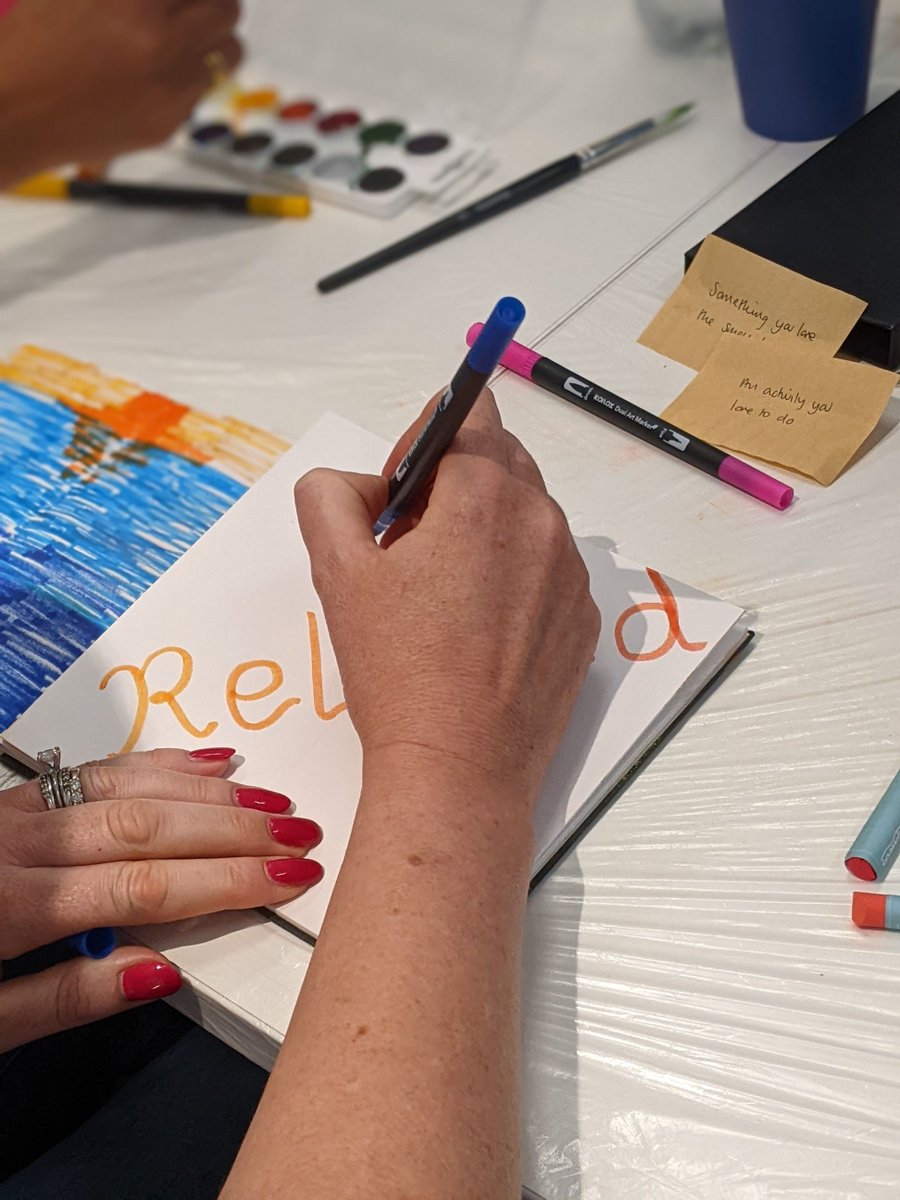 Studio Upstairs (@studio_upstairs) on Twitter photo What do you think it says on the page? 👀
📸 This picture is from one of our creative corporate workshops in London. Interested in a workshop for your workplace? Contact us at londonstudio@studioupstairs.org.uk What do you think it says on the page? 👀
📸 This picture is from one of our creative corporate workshops in London. Interested in a workshop for your workplace? Contact us at londonstudio@studioupstairs.org.uk