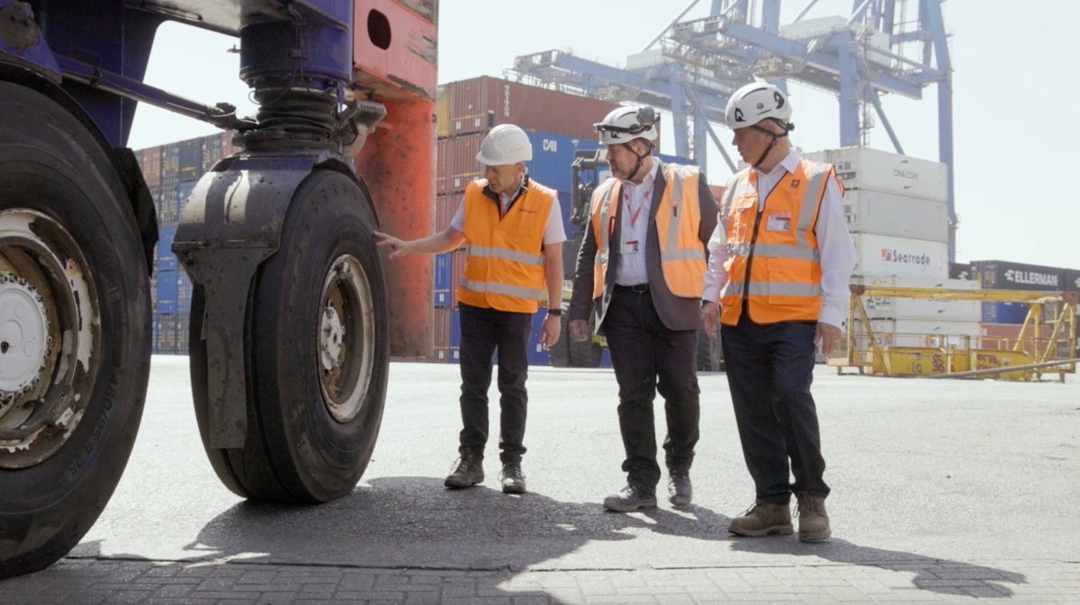 forthports's tweet image. We're proud to showcase our partnership with @Continental at the Port of Tilbury, where tyre and digital solutions are keeping operations running smoothly.
Hear from Forth Ports and Continental on how it's transforming the port.
🎥 Watch here: bit.ly/3TzvPkB