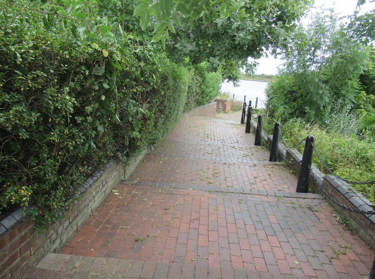 <a href="/KeepBritainTidy/">Keep Britain Tidy</a>
<a href="/eportsocial/">Ellesmere Port Social</a>
<a href="/LitterReporting/">Reporting Litter</a>
<a href="/ZilchUK/">Leave only a shadow</a>
<a href="/CRTNorthWest/">Canal & River Trust North West</a>
<a href="/NWMuseum/">National Waterways Museum</a>
Part 2 the after pics . Still needs a bit more attention but 90% completed