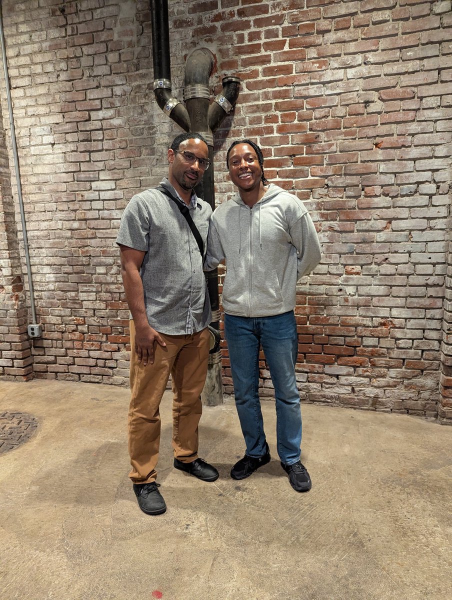 DruHart's tweet image. Got to catch the brilliant and hilarious @joshjohnsoncomedy live in Philly. He had the whole room in his palms! 🔥😂 Even cooler, I got to meet him after the show. Grateful for his wit, insight, and storytelling. #JoshJohnson Philly #flowerstour #ComedyNight #JoyAsResistance
