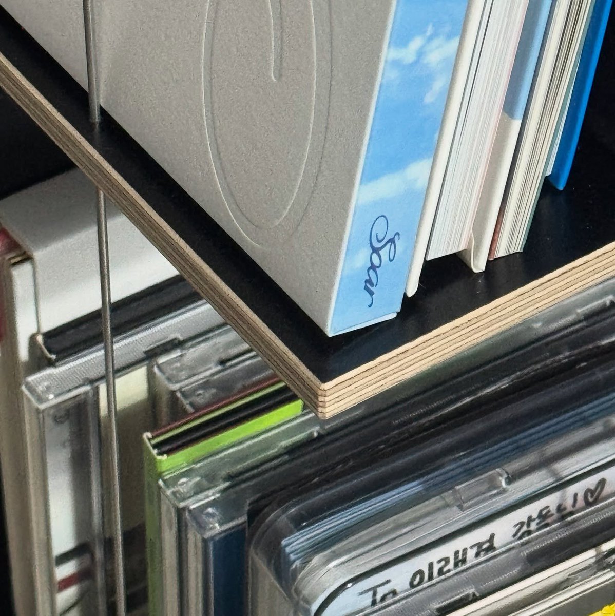 이래경 감독님 인스타그램 #도영 #DOYOUNG

To. 이래경 감독님
촬영부터 결과까지 정말 정말 함께해 주셔서, 그리고 저에게 의미 있게 남게 해주셔서 감사합니다
안녕, 우주가 모두의 기억에 인상 깊은 추억의 영상으로 남을 것 같아요

☘️🪽고맙습니다🪽☘️

instagram.com/p/DMFiLvTpxI9/