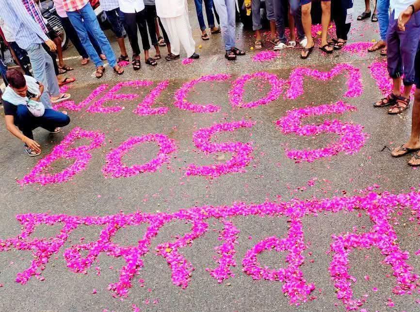 deepak_naareda's tweet photo. 8 महीने बाद बॉस की झलक नम आंखों के साथ 
लव यू भाईसाहब

 #WelcomeNareshMeena https://t.co/W0NhQrrQKD