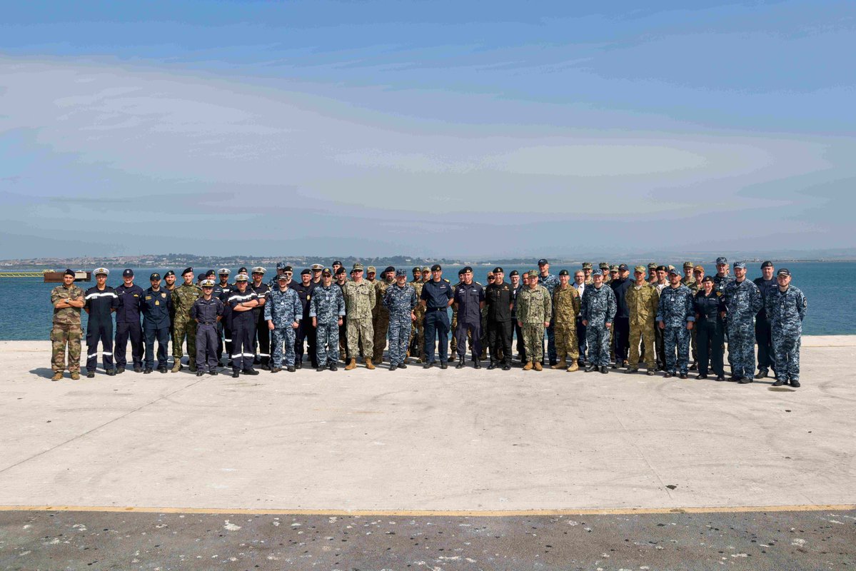NATO_MARCOM's tweet image. End of Exercise โ . Sea Breeze wrapped up off the coast of Portland, UK ๐ฌ๐ง . Co-led by U.S. Sixth Fleet ๐บ๐ธ & Ukraine ๐บ๐ฆ , this vital exercise brought together allied and partner nations to boost mine countermeasures and maritime cooperation. #WeAreNATO #SeaBreezeโฆ
