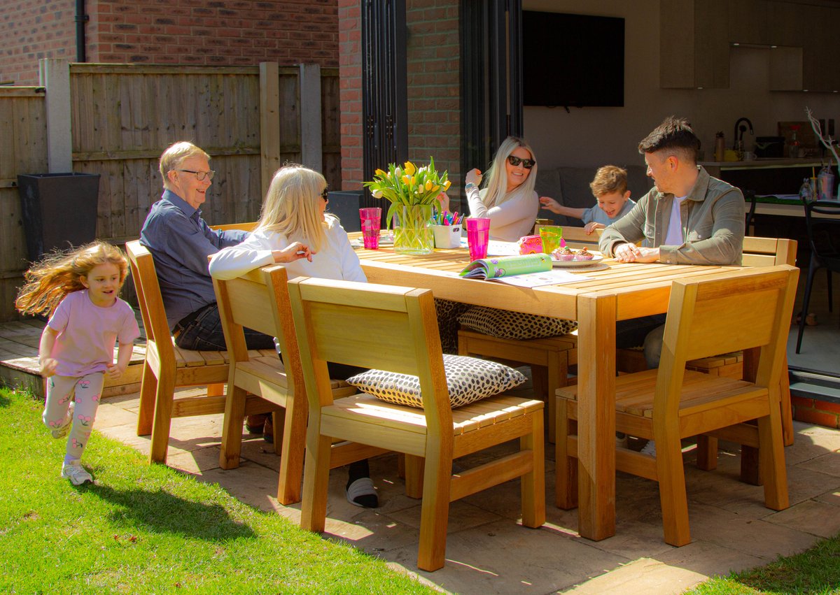 So what does , Fully Bespoke and Semi-Bespoke mean in WoodcraftUK garden furniture and memorial benches?
Read our Blog-
woodcraftuk.co.uk/news/2025/unde…