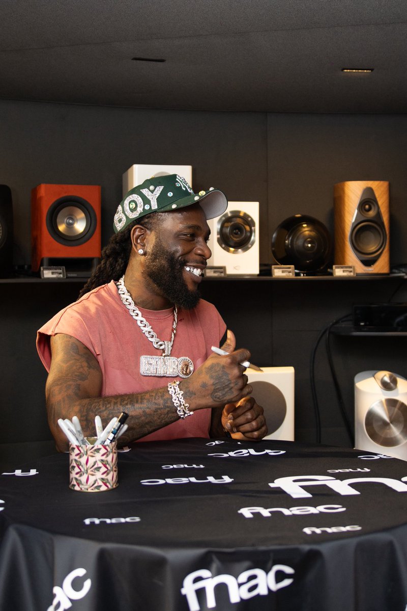OFIVETV's tweet image. Nous avons immortalisé la séance de dédicaces de @burnaboy à la @Fnac Forum des Halles
Son nouvel album No Sign Of Weakness est disponible partout !
📸 @MalcolmKata for OFIVE TV (toutes les images sur ofive.tv)
