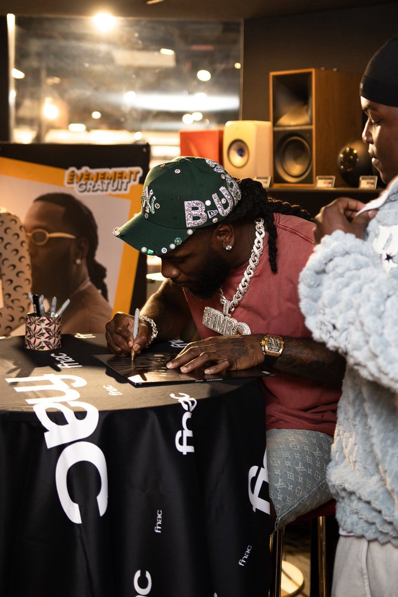 OFIVETV's tweet image. Nous avons immortalisé la séance de dédicaces de @burnaboy à la @Fnac Forum des Halles
Son nouvel album No Sign Of Weakness est disponible partout !
📸 @MalcolmKata for OFIVE TV (toutes les images sur ofive.tv)