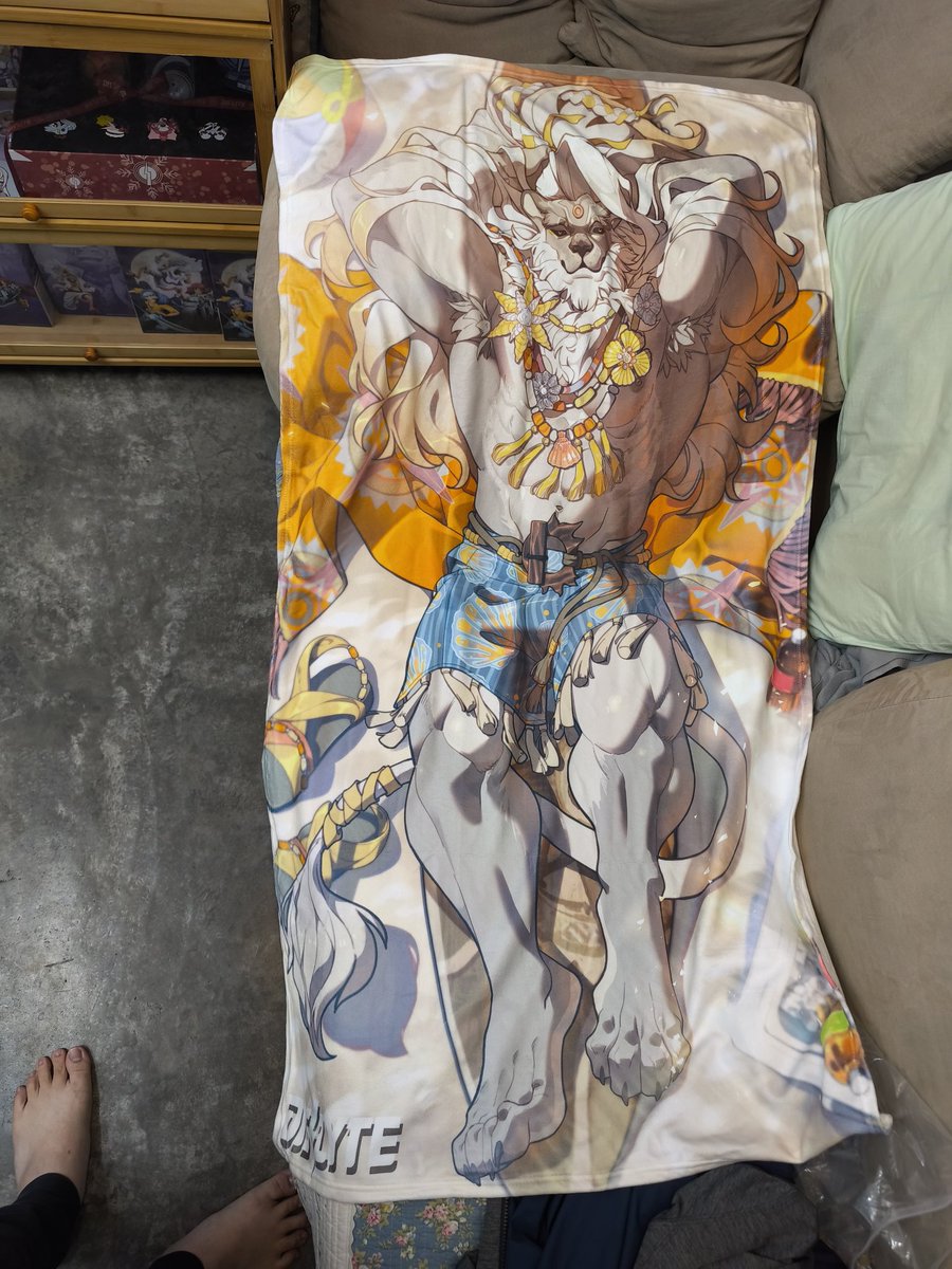 Look what I got from <a href="/dislyte/">Dislyte</a> 

It's big 

#DislyteSummerBash #dislyte #dislytejavid