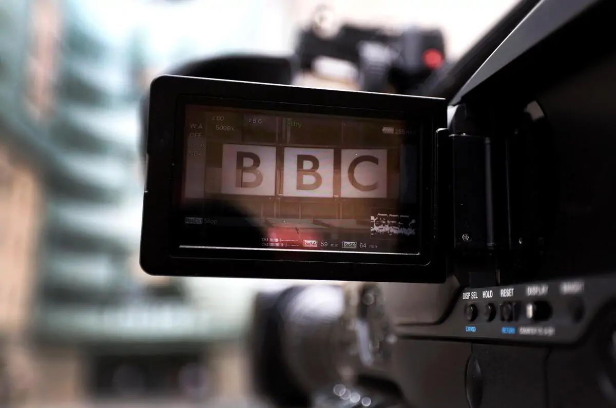 Bbc: migliaia di posti di lavoro a rischio per maxi piano di esternalizzazione buff.ly/vFQ6mtL