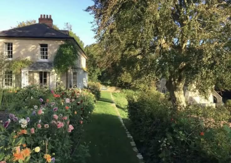 𝓓. (@couturegivenchy) on Twitter photo 