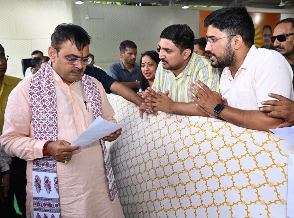 jack09_official's tweet image. आज माननीय मुख्यमंत्री जी @BhajanlalBjp से सामान्य शिक्षा विभाग में नई कंप्यूटर अनुदेशक भर्ती को लेकर कंप्यूटर अनुदेशक साथियों की मांग रखकर जल्द से जल्द नई भर्ती निकालने का निवेदन किया ।।
हमें पूरी उम्मीद है आने वाले दिनों में मुख्यमंत्री जी हमारी मांग को प्रमुखता से संज्ञान…