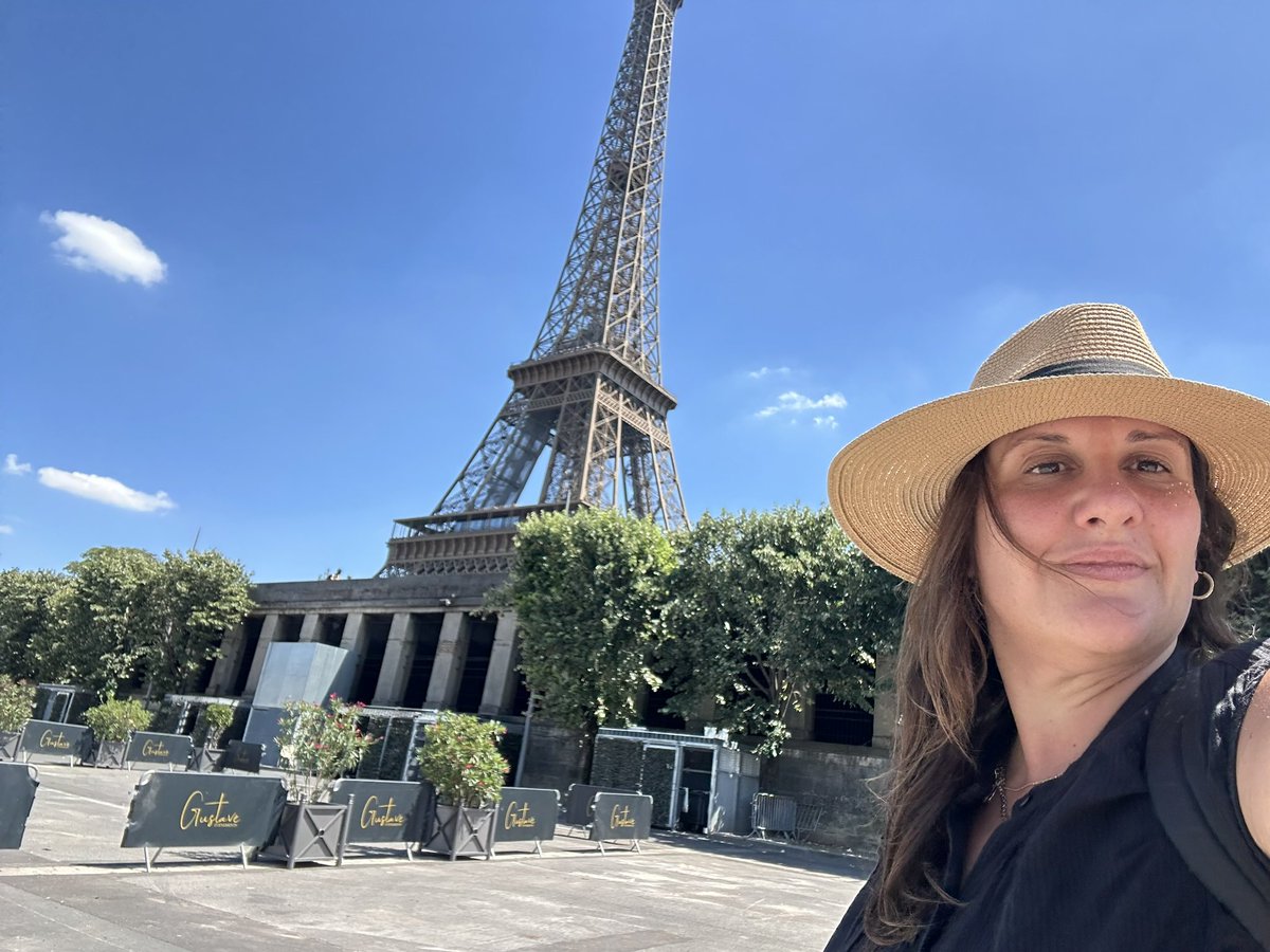 More lovely Paris swimming. thetimes.com/life-style/hea…