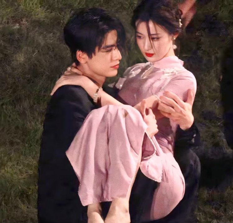 GD (@kwnjiyuong) on Twitter photo 