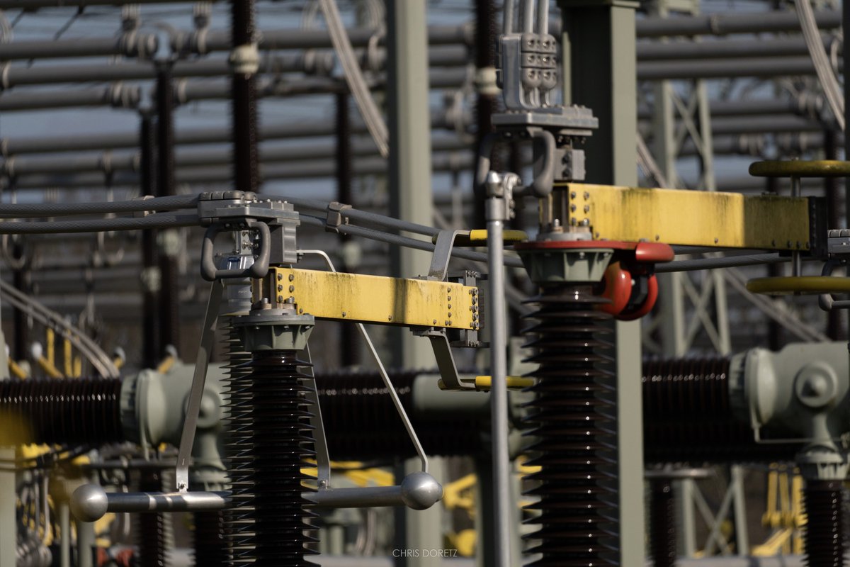 cdoretz's tweet image. Electrical Substation #photography #photooftheday #industrial #industry