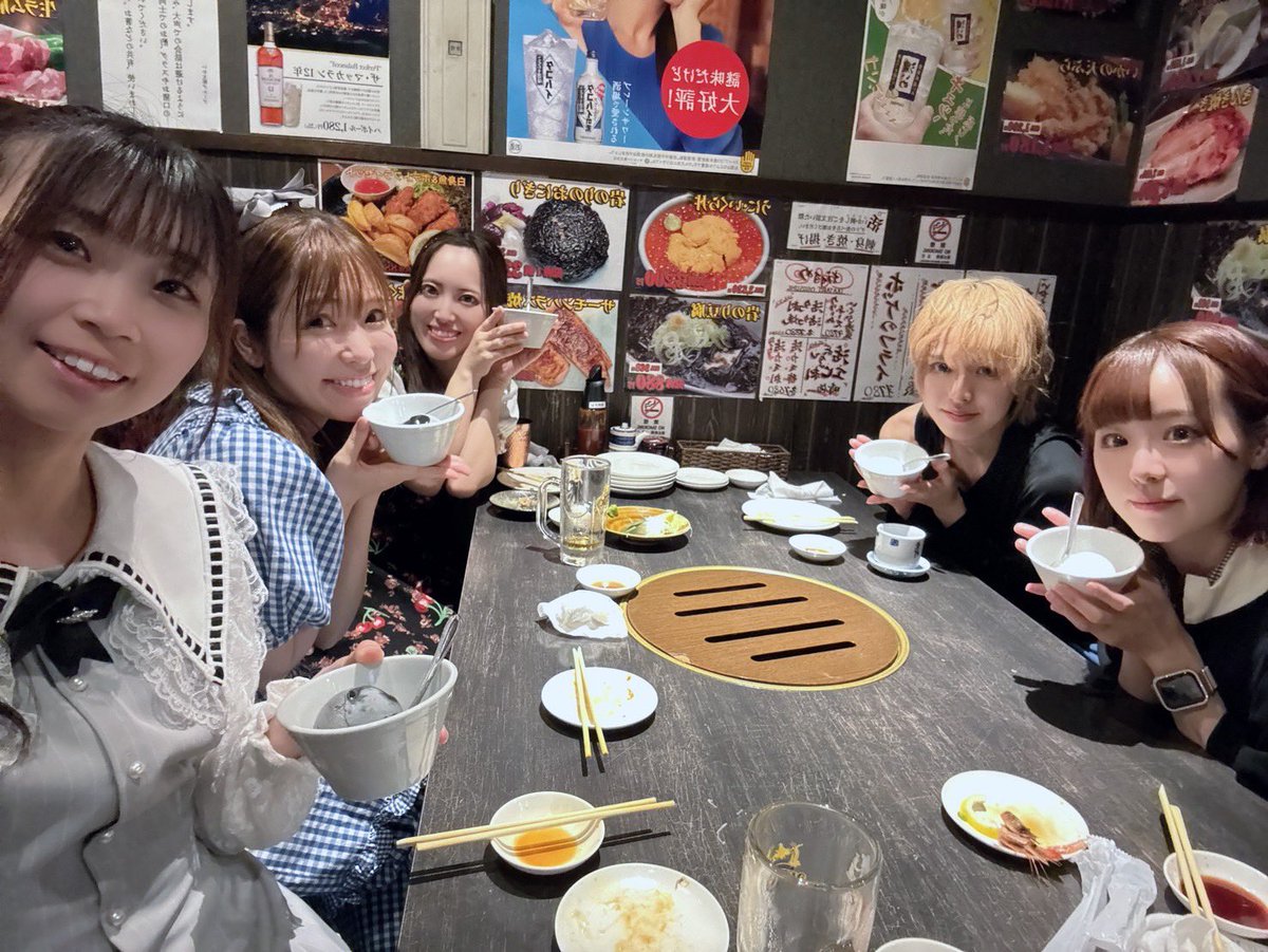もふるクロスと函館ごはんした！！
もふるクロスかわいいね❤️大好きだね❤️
オリコンデイリー一位🥇！池袋サンシャイン広場に立つ夢絶対一緒に叶えたい！！
函館アニメフェス　#おもちゃ函