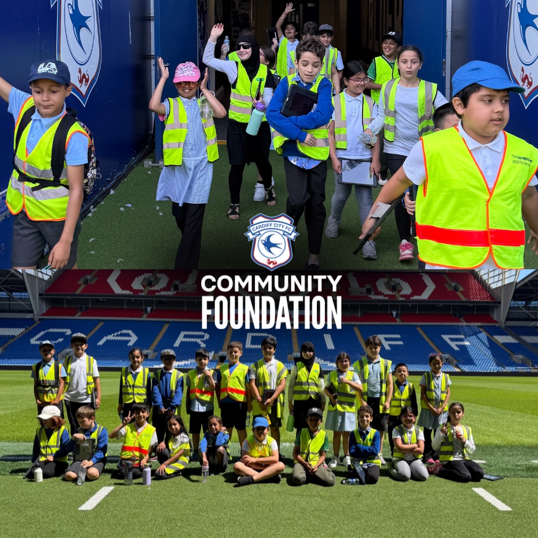 CCFC_Foundation's tweet image. 📸 Lights, camera, action!
We welcomed pupils from Ninian Park Primary to Cardiff City Stadium last week, where they went behind the lens for their school photography project 🏟️
They even interviewed Women’s First Team players Helen Evans & Grace Evans in the press room! ⚽️…