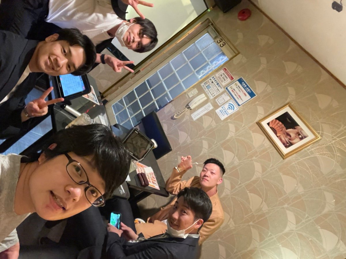 ほぼ同期の智哉<a href="/ds_tomo0524/">宇野 智哉</a> 
が今日でせんちゅうラスト出勤
でした！！
移転前のメンバーがどんどん
店長になっていく姿は
嬉しいようで悔しさもある感情で
複雑な気持ちやけど
4年間せんちゅうを
支えてくれてありがとう👏🏻👏🏻
店長すぐに追いつくぞ！！
#nobitel #Drstretch #せんちゅうパル