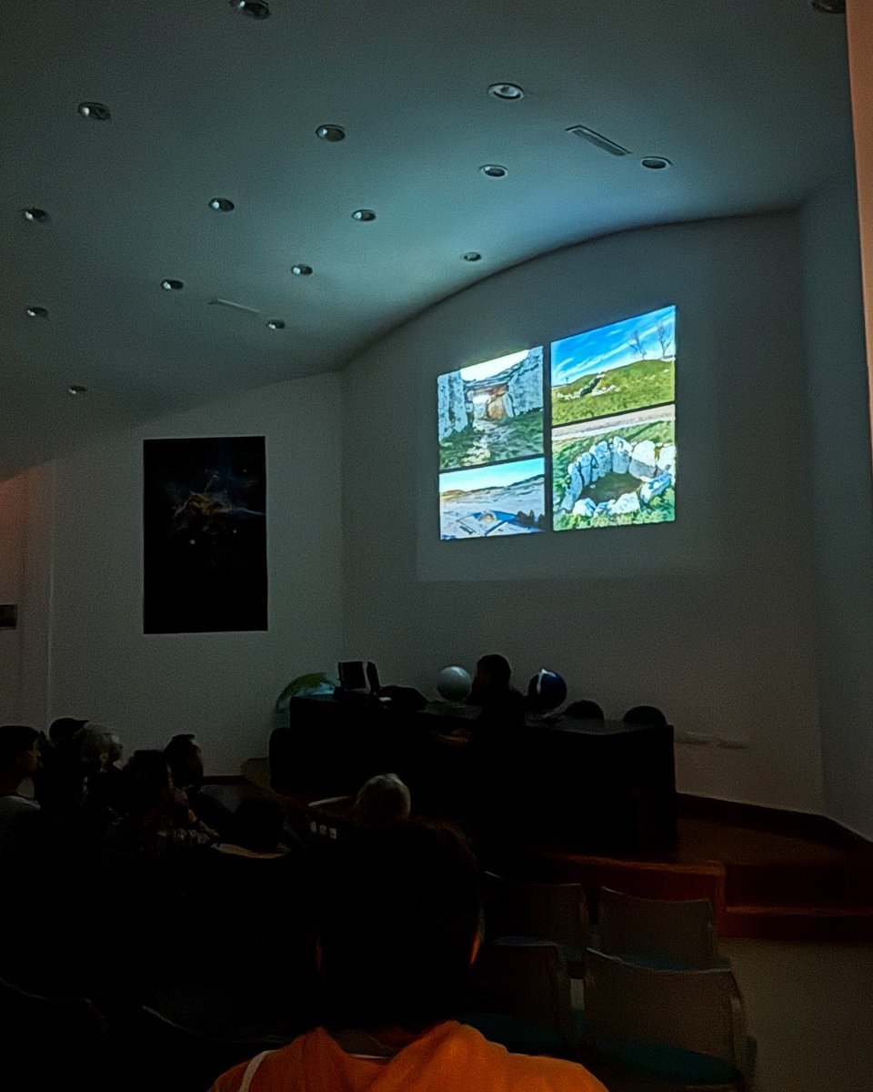 Trizbangtheory's tweet image. ✨El sábado acogimos en el Observatorio Astronómico de Cantabria al Festival Tribus del Íber 2025.
Hablamos de estrellas, arqueoastronomía y cómo nuestros antepasados entendían el cielo.
Una noche para conectar historia, paisaje y cosmos.
¡Gracias por volver un año más! 🌌