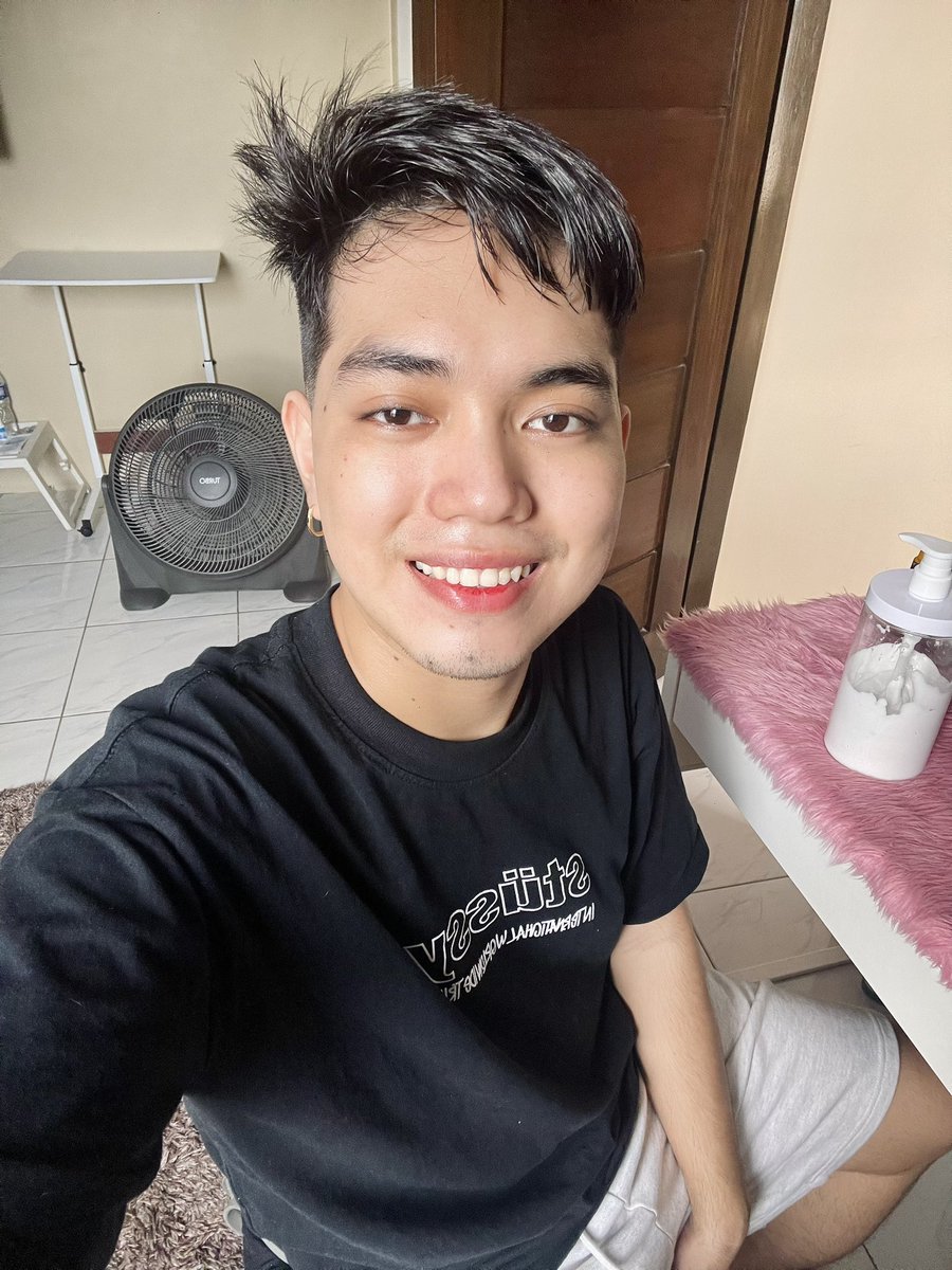 Pia_agl's tweet photo. Finally chopped it off! 💇🏻‍♂️💗 https://t.co/MdmFNUGbKy