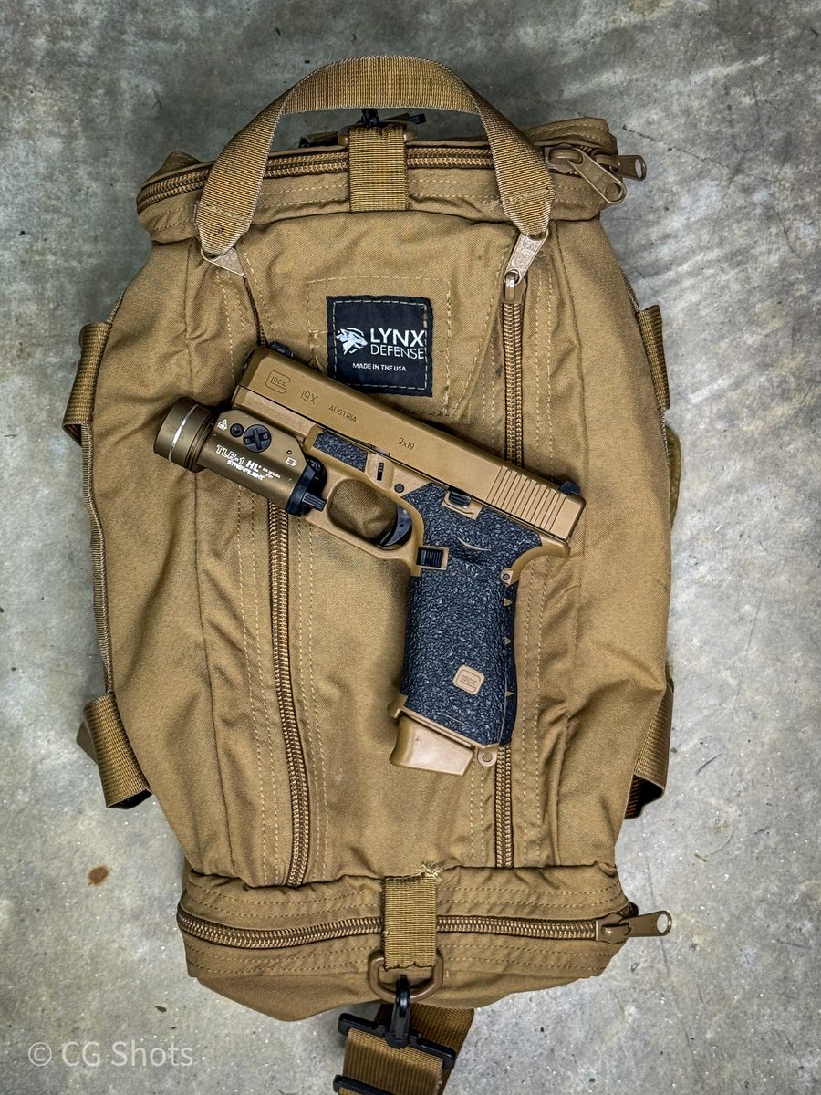 christian_grest's tweet image. Still my all time favorite Glock! That tan hits just right. Some handle it grips help keep a hold on it, Streamlight TLR1-HL illuminates what needs to be seen and travels in style in a Lynx Defense pistol bag. #glock #glock19x #streamlight #handleitgrips #lynxdefense #brownells…