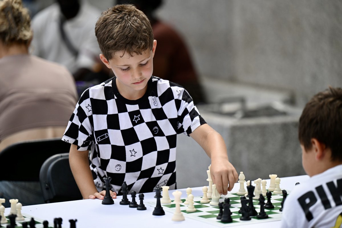 Chess_Fest's tweet image. (2/2) Thanks to our wonderful tutors, our army of volunteers who pitched in, our talented troupe of actors, the @chesskid team and especially our sponsor @xtxmarkets who make the event possible. Special thx to @LM_Westminster for coming down and taking part. See you in 2026!