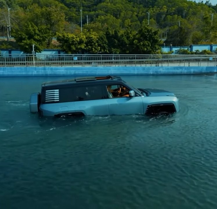 SHENZHEN 1980 तक एक गांव था. 

एक मामूली गांव को चीन ने 30 सालों मे दुनिया का सबसे आधुनिक शहर बना कर दुनिया को हैरान कर दिया है। यहां पानी मे तैरने वाली कार का निर्माण,AI से संचालित मशीनों का निर्माण किया जा रहा है. वहीं हमारा देश अभी भी जाति जनगणना और आरक्षण में ही अटका हुआ है।