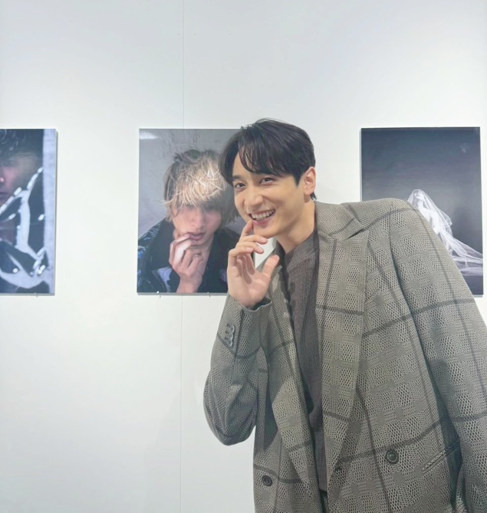 yutakoseki's tweet image. こんばんは🌙
週末ありがとうございました。昔から応援していただいている皆様との再会。初めましての皆様との出会い。大切な時を"旅の印"となる特製スタンプと共に刻ませていただきました。
福岡六本松 蔦屋書店での
パネル展は7月16日(水)まで開催していす。staff
#貴重な金髪ショットと共に