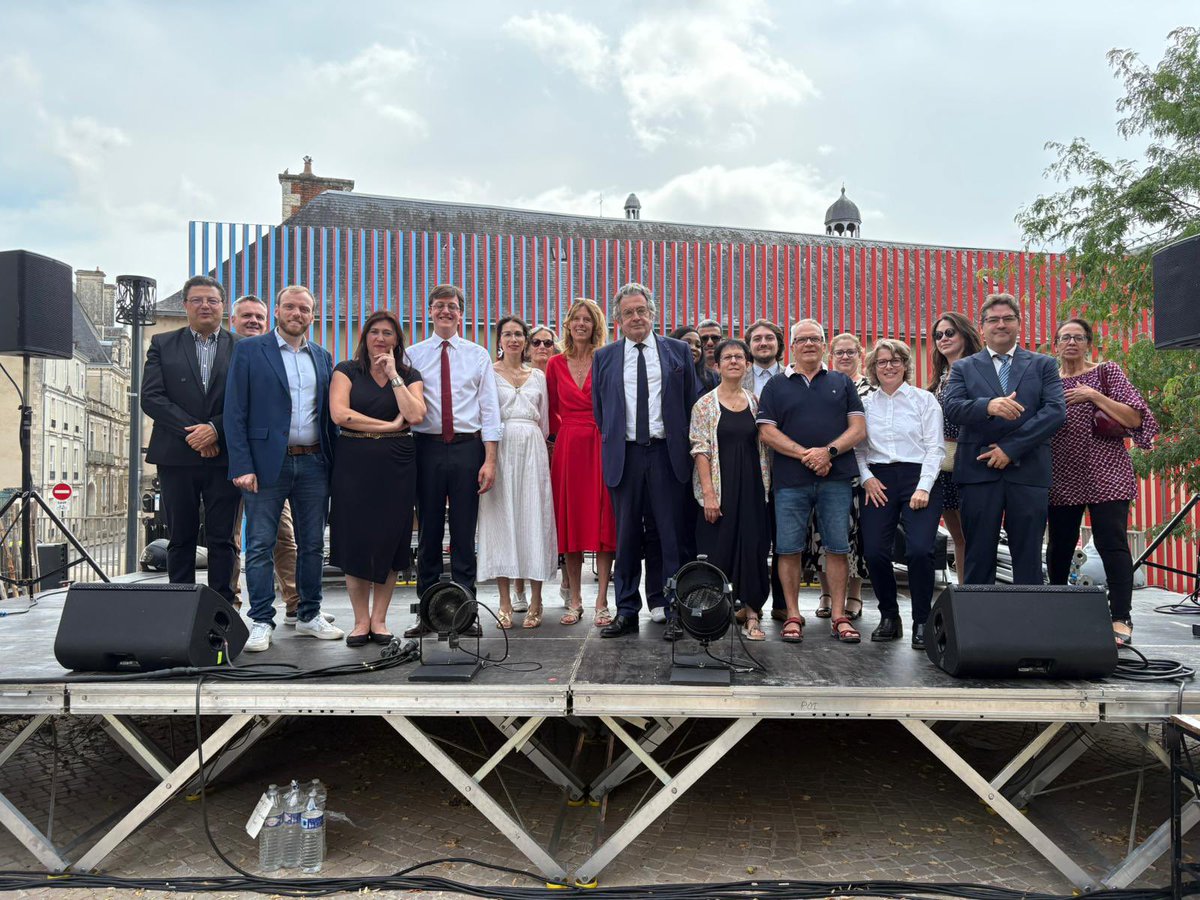 Chaque jour, nos concitoyennes et nos concitoyens nous expriment leur souhait d’alternance à #Poitiers.
Femmes et hommes de gauche, nous préparons une réponse à cette demande dans le respect de la diversité des Poitevines et des Poitevins. 

Rendez-vous en septembre.