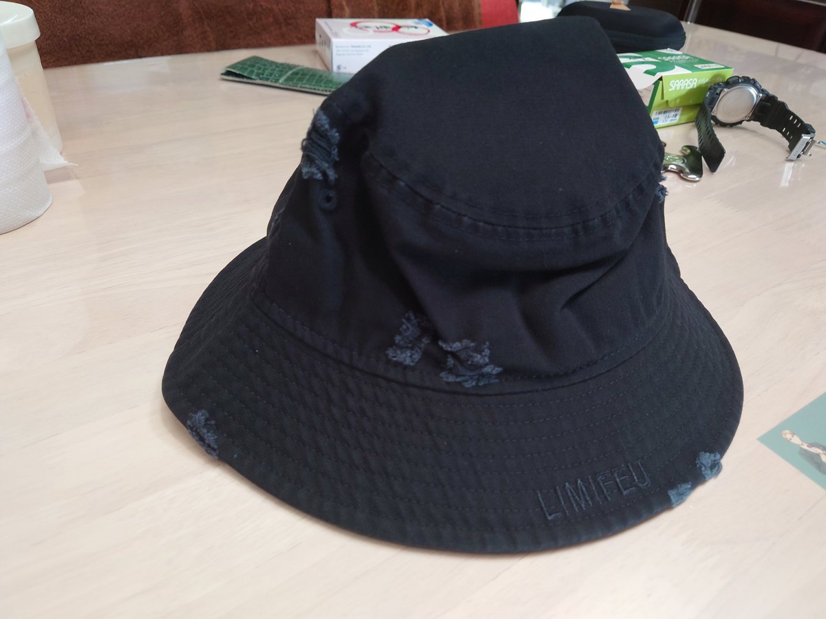 昨日買った帽子🧢

実は同じの2個目。

汚れるから予備で置いとく。