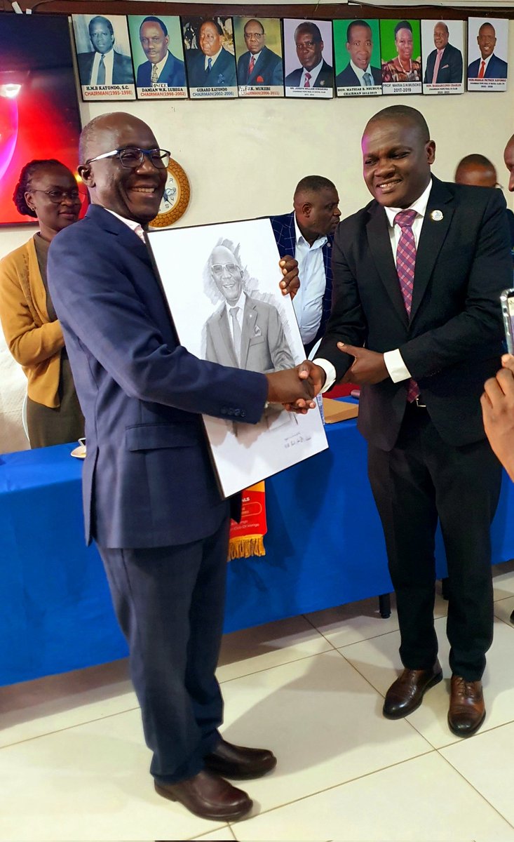 DGEDanielDdam's tweet image. Honored for a powerful session from Dr. Eleanor Nakintu in Actualizing Maternal Wellness.
Grateful to President Musoke @ClubNateete for a heartfelt portrait & President @RCTmakindyeWest for the certificate
#MaternalHealth
#RotaryInAction
#UniteForGood
@RCMengo1988