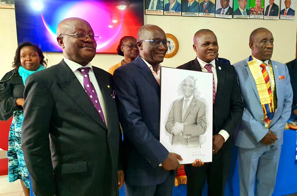 DGEDanielDdam's tweet image. Honored for a powerful session from Dr. Eleanor Nakintu in Actualizing Maternal Wellness.
Grateful to President Musoke @ClubNateete for a heartfelt portrait & President @RCTmakindyeWest for the certificate
#MaternalHealth
#RotaryInAction
#UniteForGood
@RCMengo1988