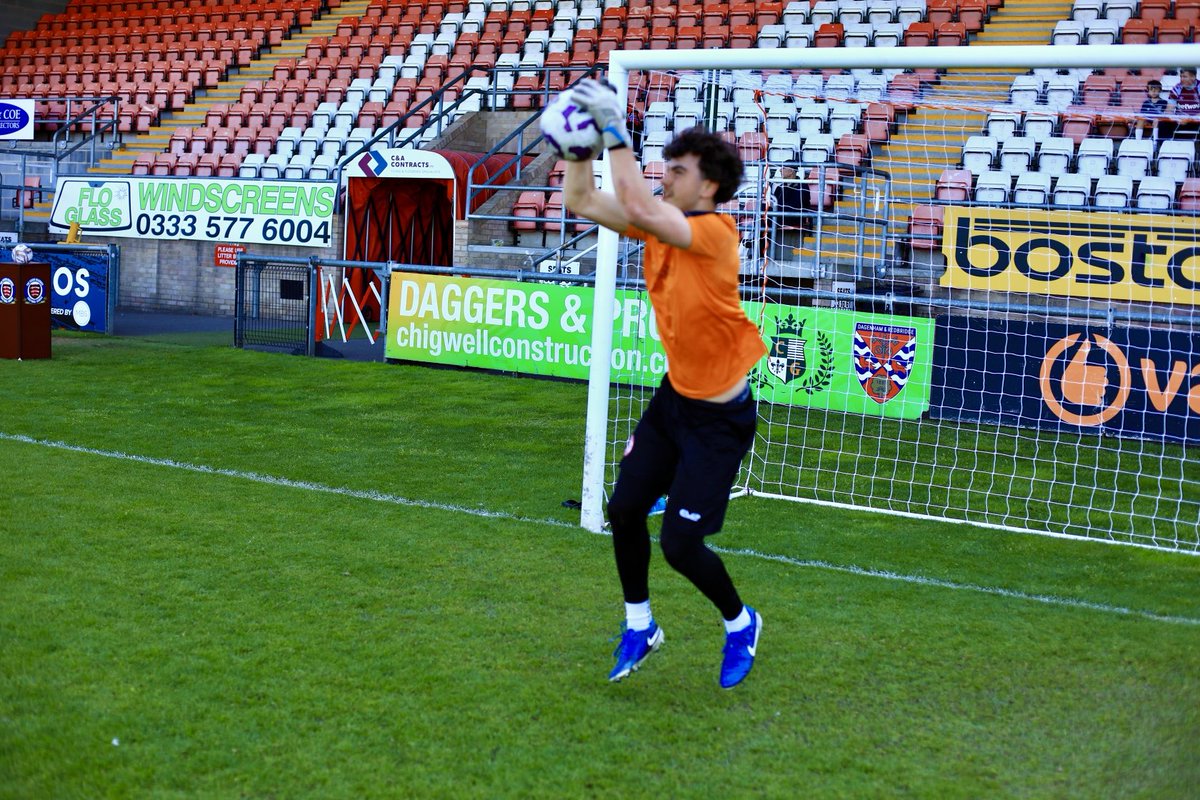 CH_SpartansFC's tweet image. GOAL KEEPER REQUIRED - Spartans Reserves.
The Spartans have a history of giving young keepers an opportunity. Last season we had an 18 year old keeper (now moved on) in the First Team.
We are now looking for a keeper for our Reserve side. This is a great opportunity, so DM us.
